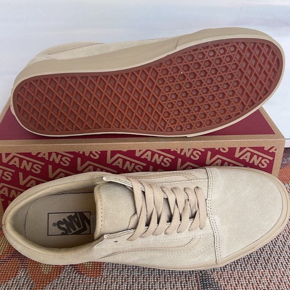 Vans • WMNS Old Skool Mono Suede Tan
VN000CPSTAN
Sneakers - Picture 7 of 16